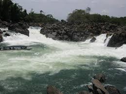 O mar encontrando os rios representando acessibilidade para todos.